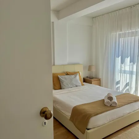 In Altura, Algarve With Balcony Near And Town Center *